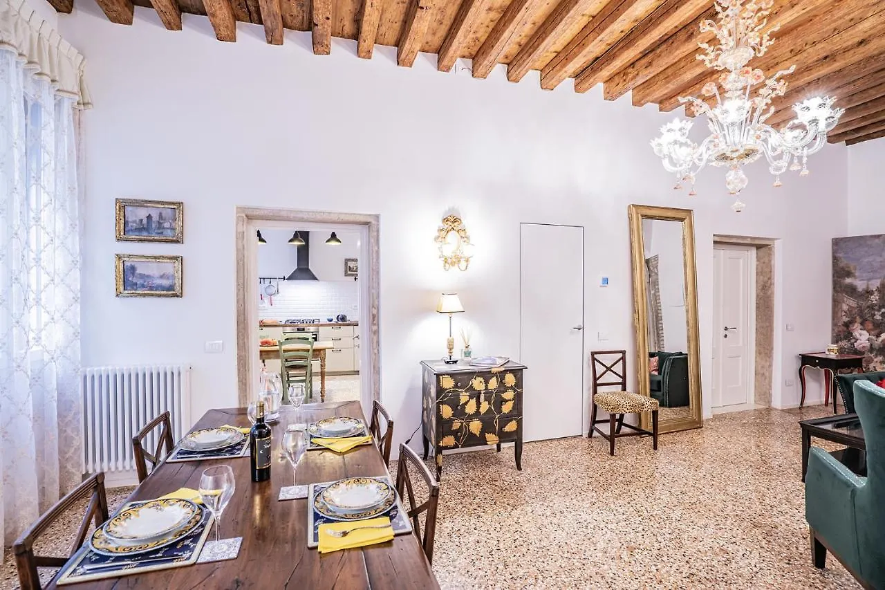 Ca' San Beneto Completely Refurbished In A Fabulously Central Area ヴェネツィア 0*,
